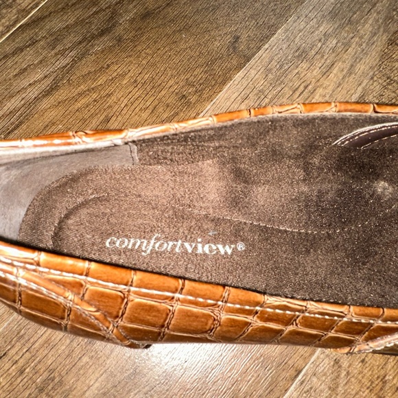 New! 2 pairs of Comfortview Leisa Crocodile Texture Slip on Flats Shoes size 7 - Picture 6 of 8